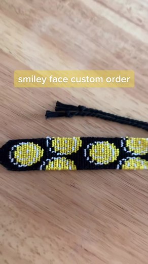 🙂🙂🙂 #XfinityFanthem #LeadWithLove #DontQuitYourDaydream #friendshipbracelets #smile #alphabracelet