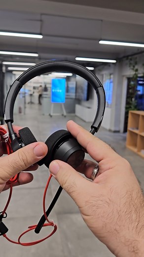 لموظفي الـ Call Center والاجتماعات الفيديوية سماعة رأس Headset من ماركة Poly. عزل Noise بطانة ناعمة صوت صافي وازرار تحكم متناسبة مع البرامج وتعمل على الحاسوب والموبايل . . . تفاصيلها في الرابط : https://store.alnabaa.com/search?type=product&q=Poly للاستفسار مراسلة الصفحة او الاتصال على : 07716942402 #headset #call_center #poly #HP #alnabaa #networker | AL-NABAA