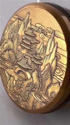 「蓬莱山水図高蒔絵香合」明治時代 #japaneseantiques #art #蒔絵 #明治工芸 #初音美術