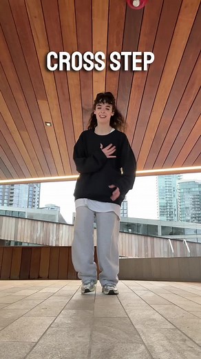 Cross Step variations #housedance #housedancer #housedancetutorial #footwork #crossstep