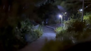 【総武本線成田屋前踏切ｼﾞｵﾗﾏ(仮称)】その39踏切脇のコンクリート柵を、TOMIXのワイドレール用柵で作ってみたけど…ユルいジオラマだけど、オーバースケールで手作り感w8個くらい必要なんだよな…太いなw1ミリプラ棒で自作かな…
