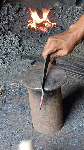 92K views · 241 reactions | Darati handle making process #viral #short #fbviral #tranding #2024trends #viralvideo #bladesmith #metalworking #knife #forging #facebook #metalwork #tools #axe #blacksmithing #forged #forge #handmade #handforged #knife #forging #anvil #blacksmiths #blacksmithtools #knifemaking #steel @highlight | Birju Vishwakarma | Facebook