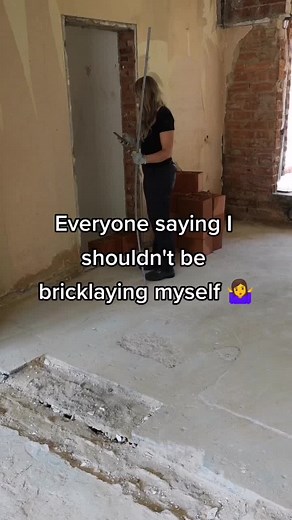 Against everyone their advice I decided to bricklay myself, what do you think? 👩‍🔧 #bricklayer #homerenovation #renovation #belgium #foryou