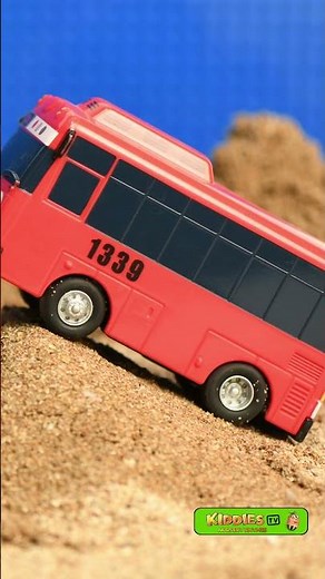 Wheels on the Bus Go Round on the Sand | Tayo Buses Play & Sing | Fun Kids Song Video part 1