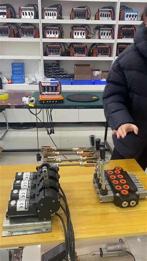 Wireless Proportional Remote Control for Hydraulic Cranes