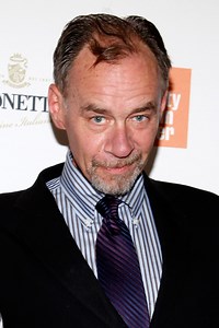 Autopsy shows New York Times writer Carr died of lung cancer