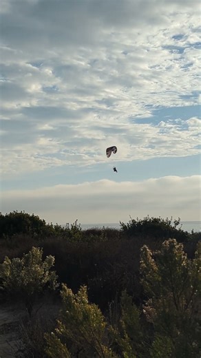 Is this powered paragliding? Newport Coast, California, United States