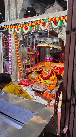 𝐁ʜᴀ𝐆ᴏʀ𝐀. on Instagram: "“Jai Baba Ramdev! A journey of faith in the heart of Rajasthan 🕌🔥” “Bhakti ka safar, dil se Ramdevra tak ❤️‍🔥” #Ramdevra #Ramapir #JaiBabaRamdev #RamdevraTemple #RamdevraYatra #RajasthanDiaries #RajasthanTourism #DesertVibes #SpiritualJourney #BhaktiVibes #DesertDevotion #RamdevraDarshan #RamdevraTrip #IndianCulture #JodhpurDiaries #TravelRajasthan #RajasthanBeauty#viralvideos #rajstanisong❣️❣️ #rajasthani #india #travelphotography #"