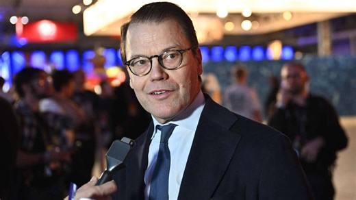 Überraschender Anblick: Prinz Daniel von Schweden zeigt sich bei Auftritt im Rollstuhl