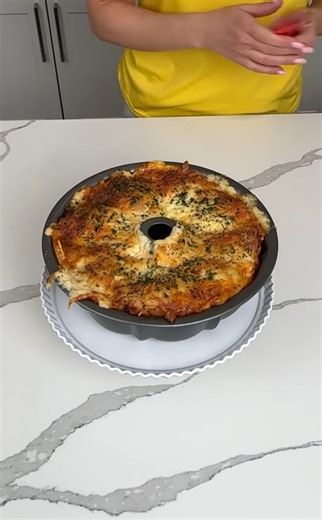 Chicken Alfredo monkey bread that feels unique