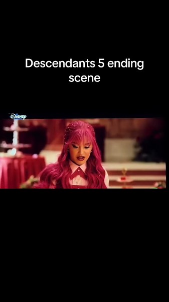 Disney Descendants ending scene! | #descendantswickedwonderland #descendants5 #fyp #viral #qtdavi |