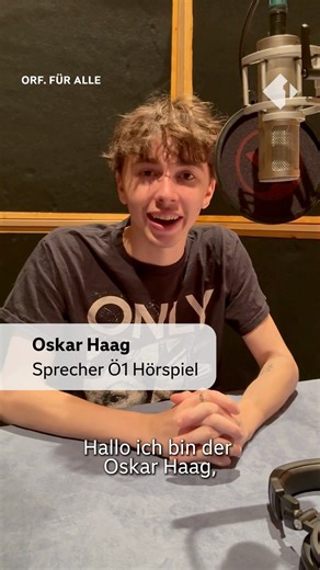 Radio Ö1 on Instagram: "Oskar Haag, Musiker und Schauspieler, in seiner ersten Ö1 Hörspielrolle: "Die Sonne täuscht über das Unglück hinweg" von Manuela Tomic. Seine Rolle "Johann" schreibt Gedichte - Oskar schreibt Musik. Beide verwandeln Gefühle in Kunst. Ein Hörspiel über das Ende des Schweigens in einer Kleinstadt, über Nähe, Geheimnisse und Mut. Den Link zum Hörspiel gibt's in der Bio."