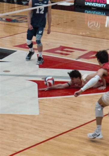 Lewis Flyers vs UC San Diego Tritons: Epic Volleyball Rally