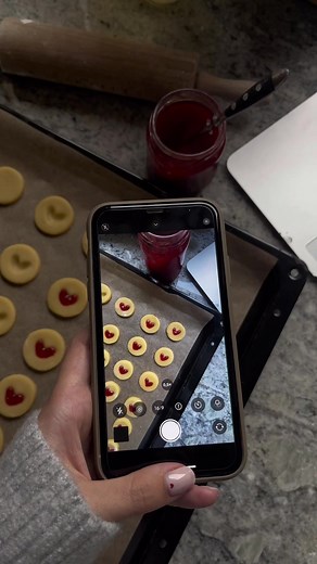 that time of the year 🫶🏼🍂☕️#pinterestcookies #hallongrotta #baking | Baking