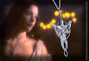 Arwen Evenstar Pendant — The Noble Collection UK