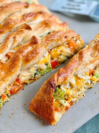 Legendary Chicken & Broccoli Braid Recipe