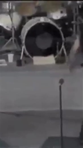 Bruce Springsteen Fans on Instagram: "57 Channels (and Nothin’ On) - Milton Keynes 1993 Cre: TT • #brucespringsteen4ever #brucespringsteentribute #brucespringsteennomultishow #brucespringsteenandtheeaststreetband #brucespringsteenpointingatpeople #brucespringsteentour #brucespringsteenvinyl #brucespringsteenquotes #brucespringsteencoverband #brucespringsteenforever #brucespringsteenwesternstars #brucespringsteenpointing #brucespringsteenlovers #brucespringsteentheboss #brucespringsteen70 #bruces