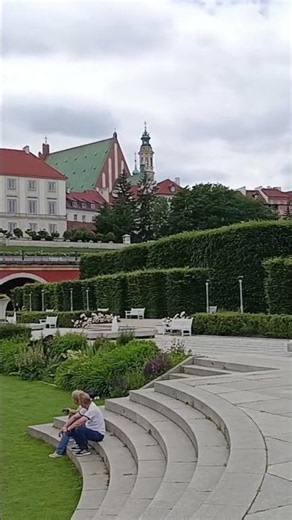 Градините на Кралския замък (Ogrody Zamkowe) във Варшава ...