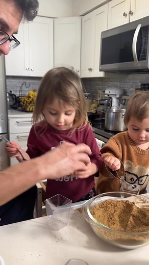 Making a delicious dessert with daddy 🩵 Part 3 | CookingwithSammy