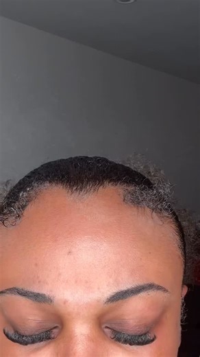 3.6K views · 917 reactions | Edges Tutorial using @bbeautysource edge control. People love this edge control because it really does what it’s suppose to !! It gives a long lasting hold without turning white or flaking. It’s a real heavy duty edge control  Click the link in my bio or go to www.bbeautysource.com to shop ❤️ •if viewing follow @bbeautysource @onlybriajae  | Bbeauty | Facebook