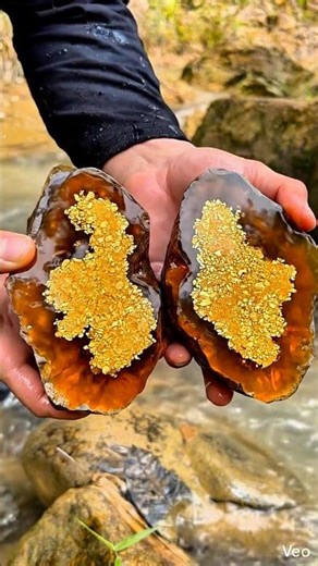 Hidden Gold Inside a Stone? Amazing River Discovery! 🤯💛 #shorts