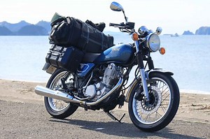 ヤマハ「SR400」キャンプツーリング・インプレ！積載方法・走り方・実燃費と、SR400だけが持つ魅力を元オーナーが解説 - webオートバイ