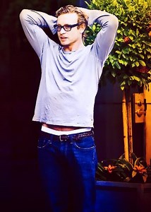 Simon Baker Underwear: Boxers or Briefs, Shirtless Photos, Gay?