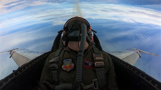 How fighter jets survive extreme G forces
