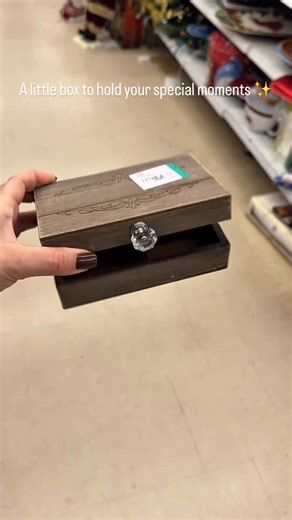 Anastasha Art on Instagram: "A little memory box made with 4 in 1 Craft Machine Check the link in my bio to find out about Xtool @xtool.official #xToolGiftHack #xTool #xtoolm1ultra #memories #safemori #wood #woodcraft #thrift #restoration #cleantok #secondlife #asmr #woodworking #giftguide #christmasgiftideas"