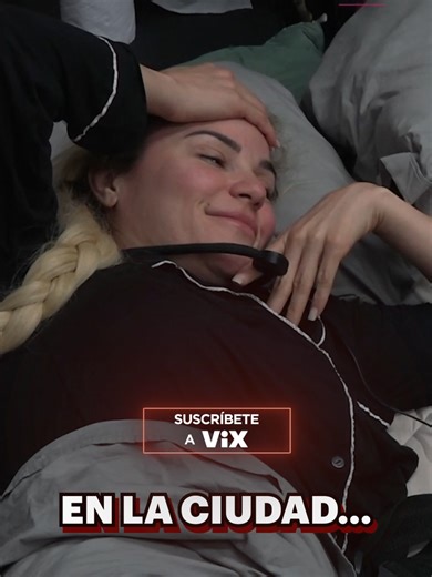 Aww! 💘🔝 #Claudia quedó ENCANTADA con los planes que #Lorenzo tenía para este 14 de febrero. 😍😘 📺 ¿#ApostaríasPorMí? disponible en #ViX, #Univision, #UniMás y #LasEstrellas ❤️‍🔥