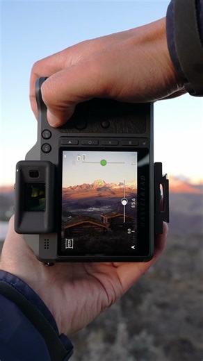 静かに浮かぶ山並み、1億画素が捉える稜線や起伏｜Hasselblad X2D II 100C