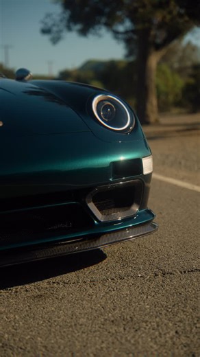 Gunther Werks on Instagram: "Beautiful shades of green 🇨🇭 The Porsche 911 Remastered by Gunther Werks. ___________________________ #porsche911 #porsche #porsche993"