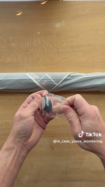 Magnetic Rechargeable Light Bar Unboxing – The Best Cordless LED Work Light? | Portable Work Light Review ‼️ Letour Magnetic Light Bar ‼️ 🔥 Link Below!!! ⬇️⬇️⬇️ https://www.amazon.com/dp/B0DJR9MZP6?th=1 On the table today, I’ve got this 15 and three quarter inch, magnetic rechargeable light bar. It has a massive 75 hundred milliamp-hour internal battery, 216 built-in LEDs, and an advertised output of up to 8,000 lumens. If you’ve ever needed bright, cordless lighting for a garage, workshop, car