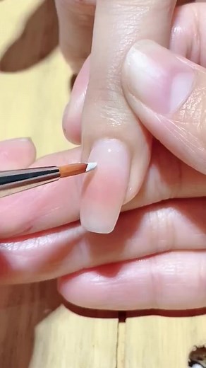 Beautiful spring glitter nail design #beautifulnail #nails #nailart #SpringGlitter | 𝙏𝙖𝙩𝙩𝙤𝙤𝙨