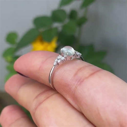 Glassy Cabochon Jade Ring (NJR372)