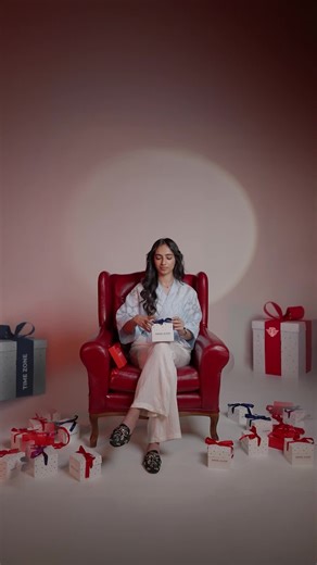 Eid gifts just hit different when they come from Daniel Klein 🎁 Watch the joy unfold—one box at a time! Available now in our stores and on our website: https://timezone.jo/?srsltid=AfmBOoqnjWB6-nl4me0xfeMyK8VHSLrAh2WONDZ_ZtHeJfX19vKp2sMZ متوفر الآن في معارضنا وعلى موقعنا الإلكتروني: https://timezone.jo/?srsltid=AfmBOoqnjWB6-nl4me0xfeMyK8VHSLrAh2WONDZ_ZtHeJfX19vKp2sMZ | TIME ZONE