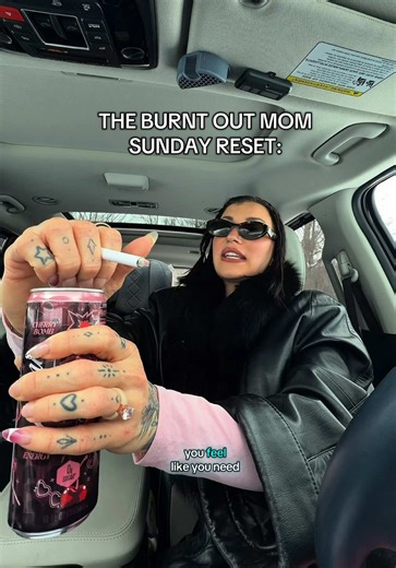 SIT DOWN AND TAKE NOTES 📝 it’s my favorite day of the week - If this is your vibe, follow along. ILYLAS. (First things first, I'm first ™️) #firstthingsfirstimfirst #sundayreset #alaniathlete #momsintheir30s #momfriend @Alani Nutrition