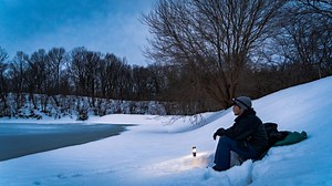 冬ソロキャンプのバックパック装備【小さくまとめる工夫】｜ブッシュクラフトビギナー