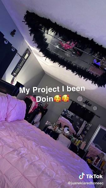 Ceiling Mirrors: Transform Your Bedroom Style