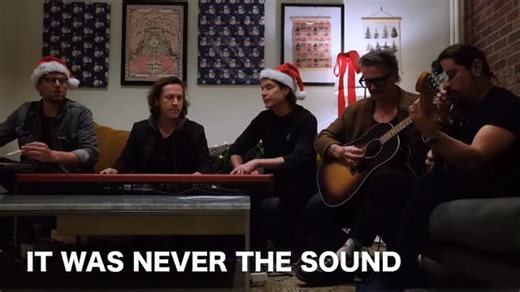 2.1K views · 514 reactions | Even if it’s a Rainy New York Christmas, there’s still plenty of cheer to be had ❄️  Jamie Rice | Train | Facebook