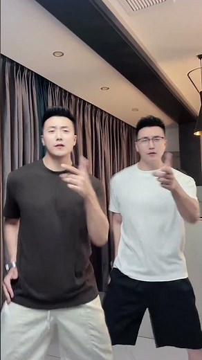 Charismatic Duo Casual Dance Challenge | 雙倍帥氣！型男大叔客廳魔性卡點舞，搞怪嘟嘴與陽光微笑太有默契了！