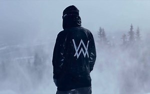 挪威天才少年DJ Alan Walker - 新单 Alone