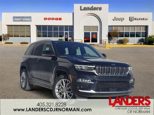 Pre-Owned 2022 Jeep Grand Cherokee Summit With Navigation & 4WD