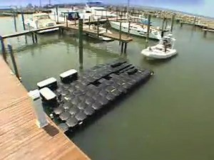 Floating Boat Lift Drive-On Demonstration - video Dailymotion