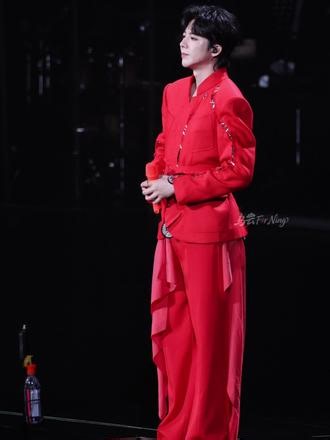 此处别，彼处见 只是还想 见好多好多面💛✍️20260418/19 南京站 两天混剪《让酒》#刘宇宁 #刘宇宁演唱会 #让酒