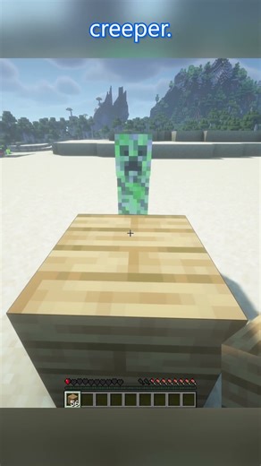 Can You Outsmart a Creeper Like This? #minecraft #tip #creeper