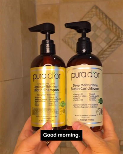 Why thousands choose our Gold Set Shampoo & Conditioner: 🌟 Hair looks visibly thicker 🌟 Supports the appearance of fuller hair 🌟 Adds natural shine and softness 🌟 Helps smooth frizz and flyaways 🌟 17 Select Premium Herbal Ingredients | PURA D'OR