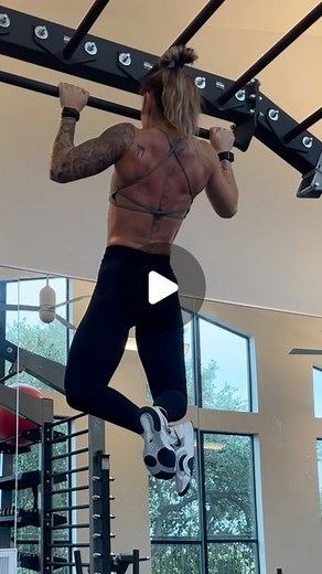 Tess Miller on Instagram: "No need to compare to anyone else. You are enough. Stay focused, stay disciplined. #keepgoing #bodygoals #gbt #fitnessgoals #growth #mindset #gains #fitnessmotivation #gymmotivation #homeworkout #gymreels #npcfigure #naturalaesthetics #musclemommy #pullups"