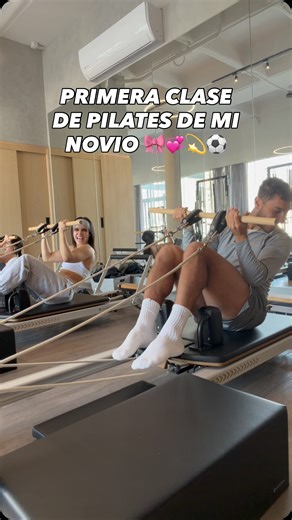 ALANALARANA 🖤 ☾ on Instagram: "Primera clase de pilates de mi novio 🎀💞💫⚽️"