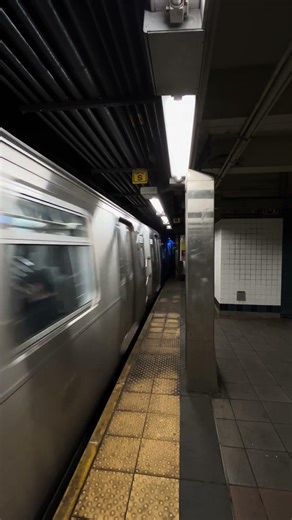 R143 Rockaway Pkwy Bound (L) Train Entering Myrtle-Wyckoff Avs